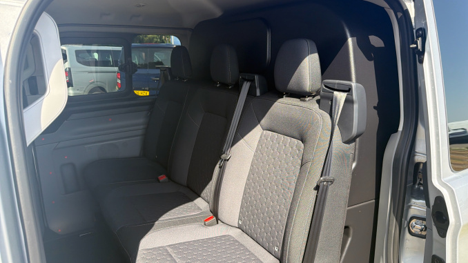 Ford Transit Custom 320 L2 Diesel Fwd 2.0 EcoBlue 136ps H1 Double Cab Van Limited Auto - Image 14